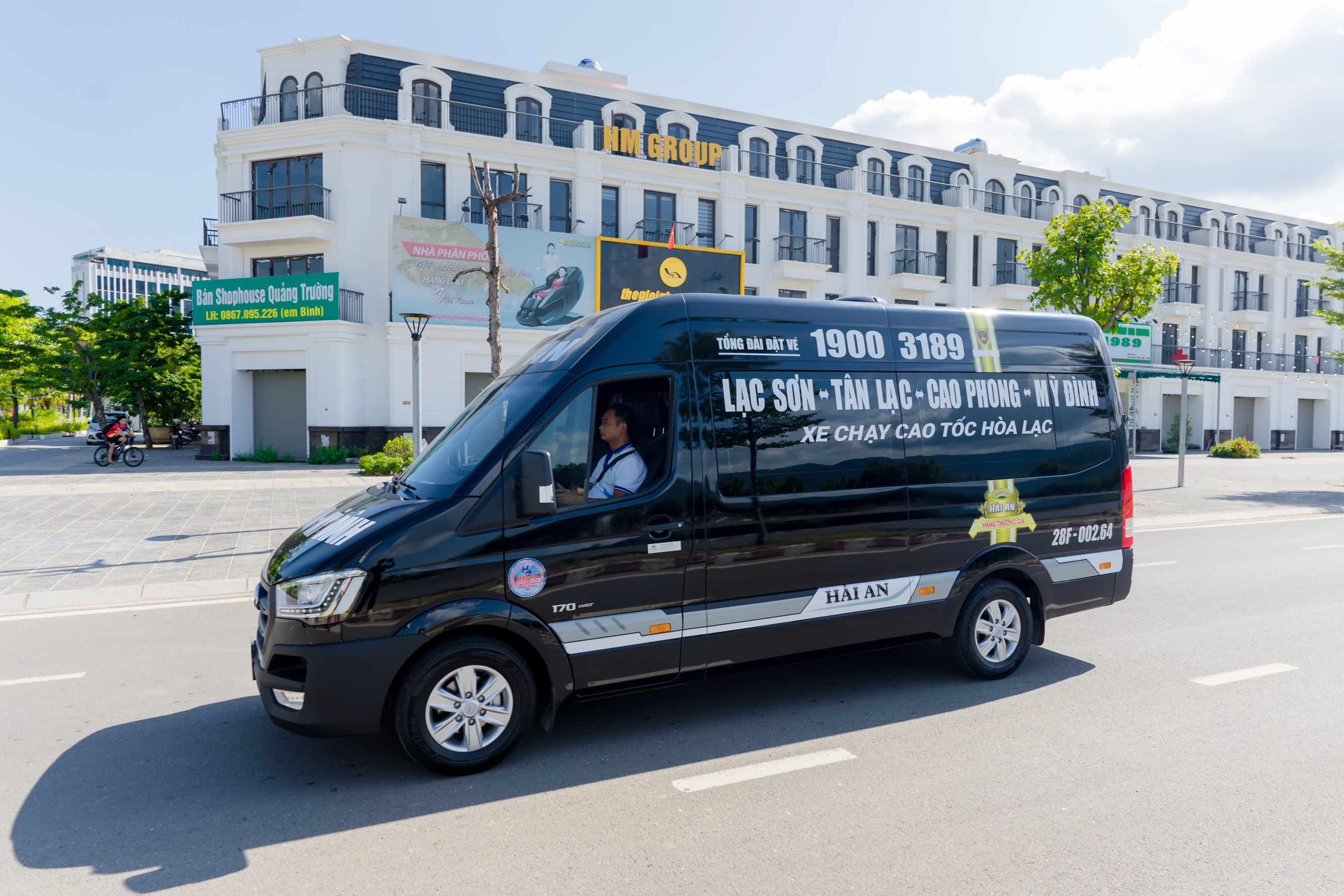 Xe khách hiện đại