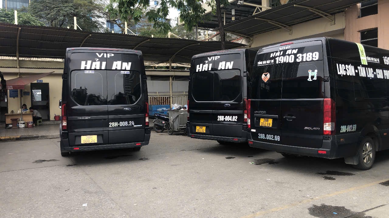 Đội xe VIP Hải An tại bến Mỹ Đình